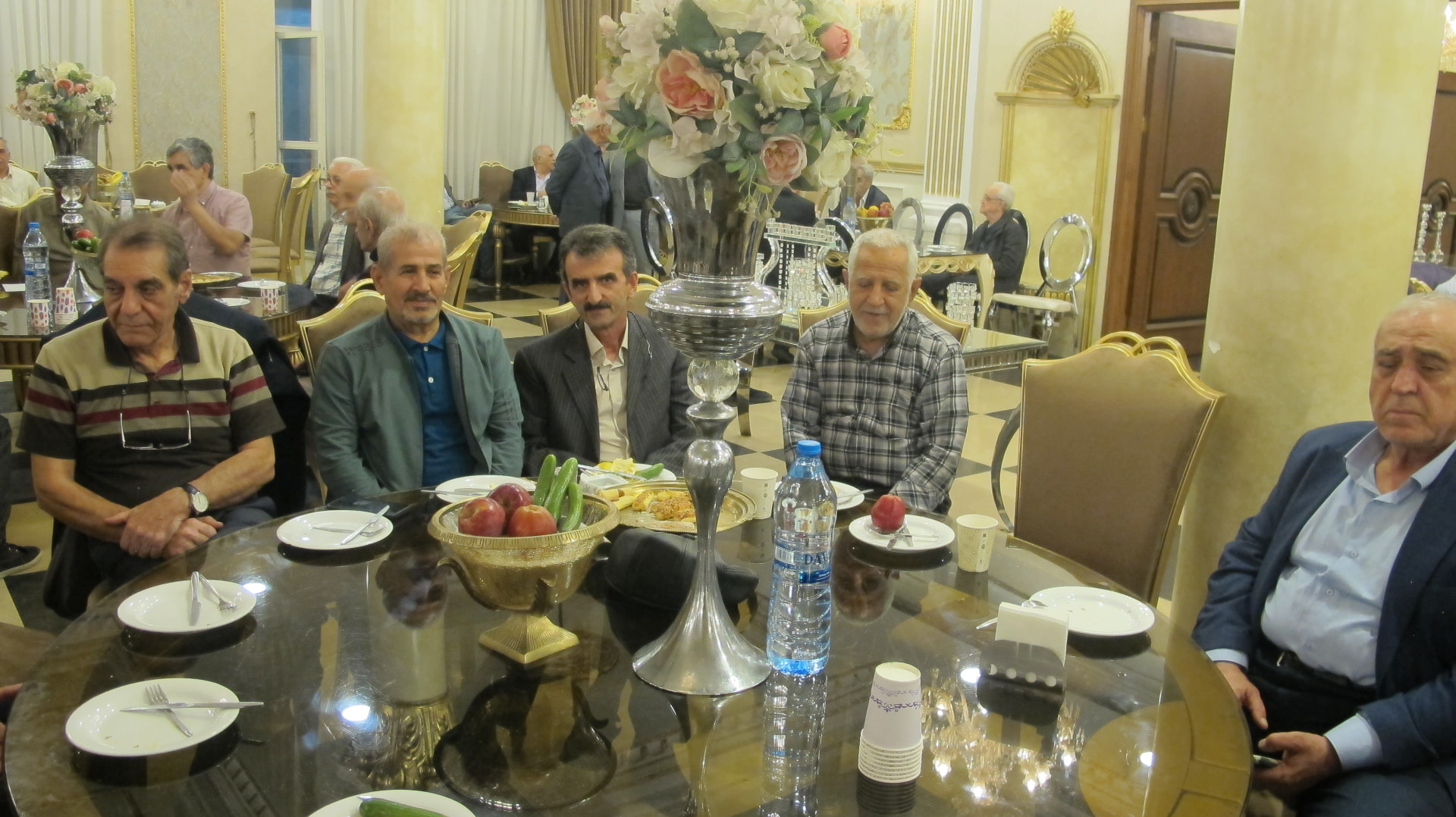 گفت‌وگوی صمیمی اعضا