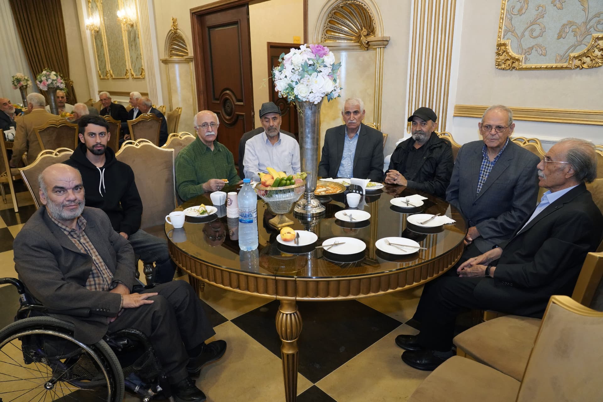 هم‌نشینی صمیمی اعضا