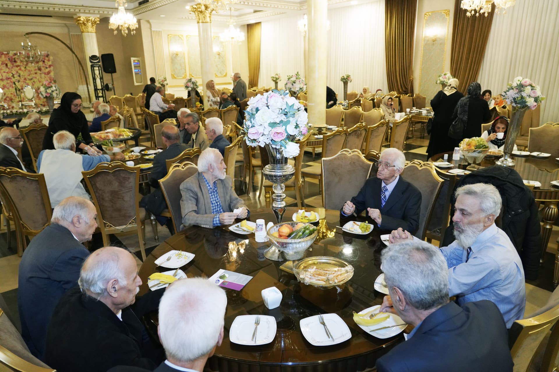 نمای عمومی سالن گردهمایی