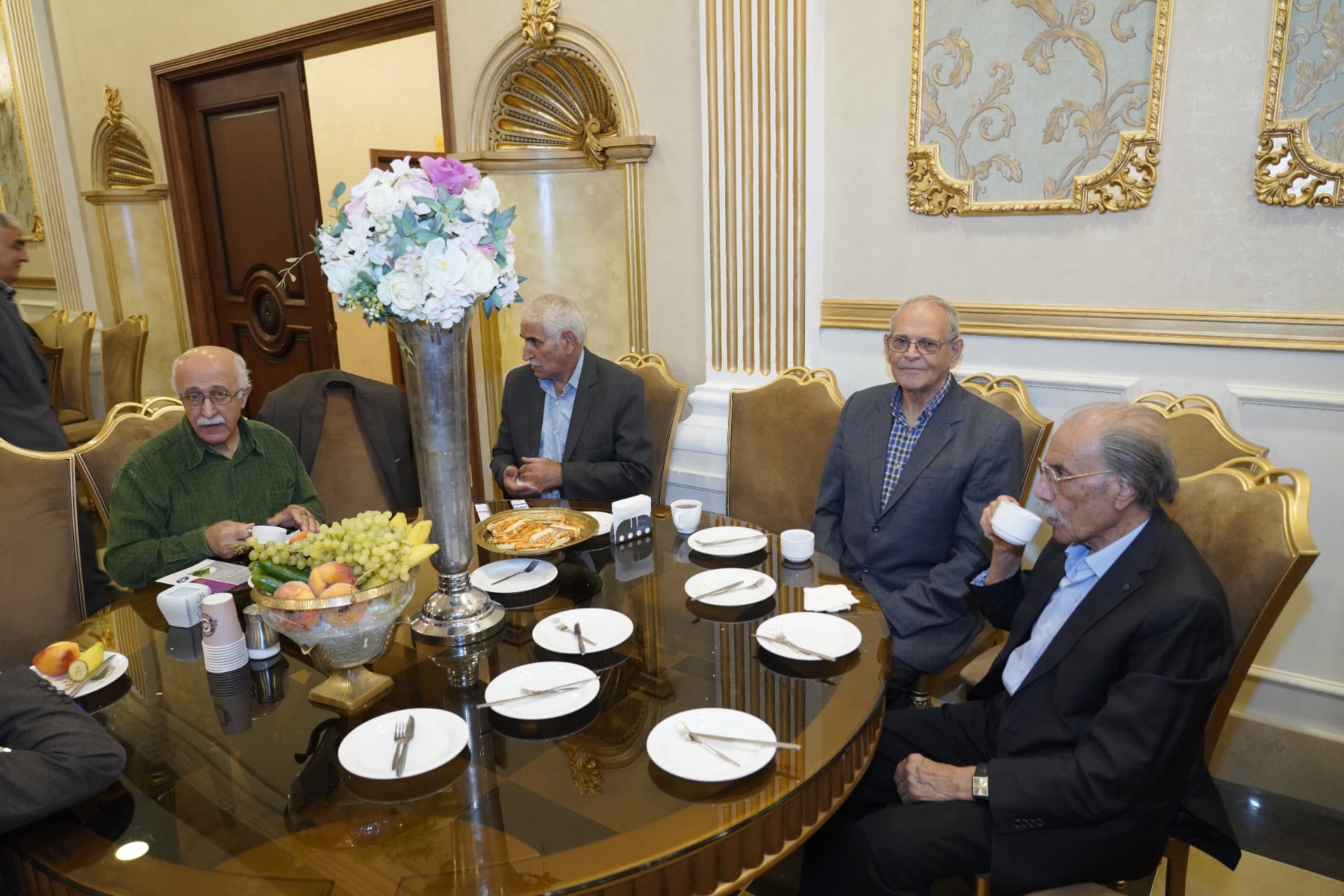 میز پیشکسوتان