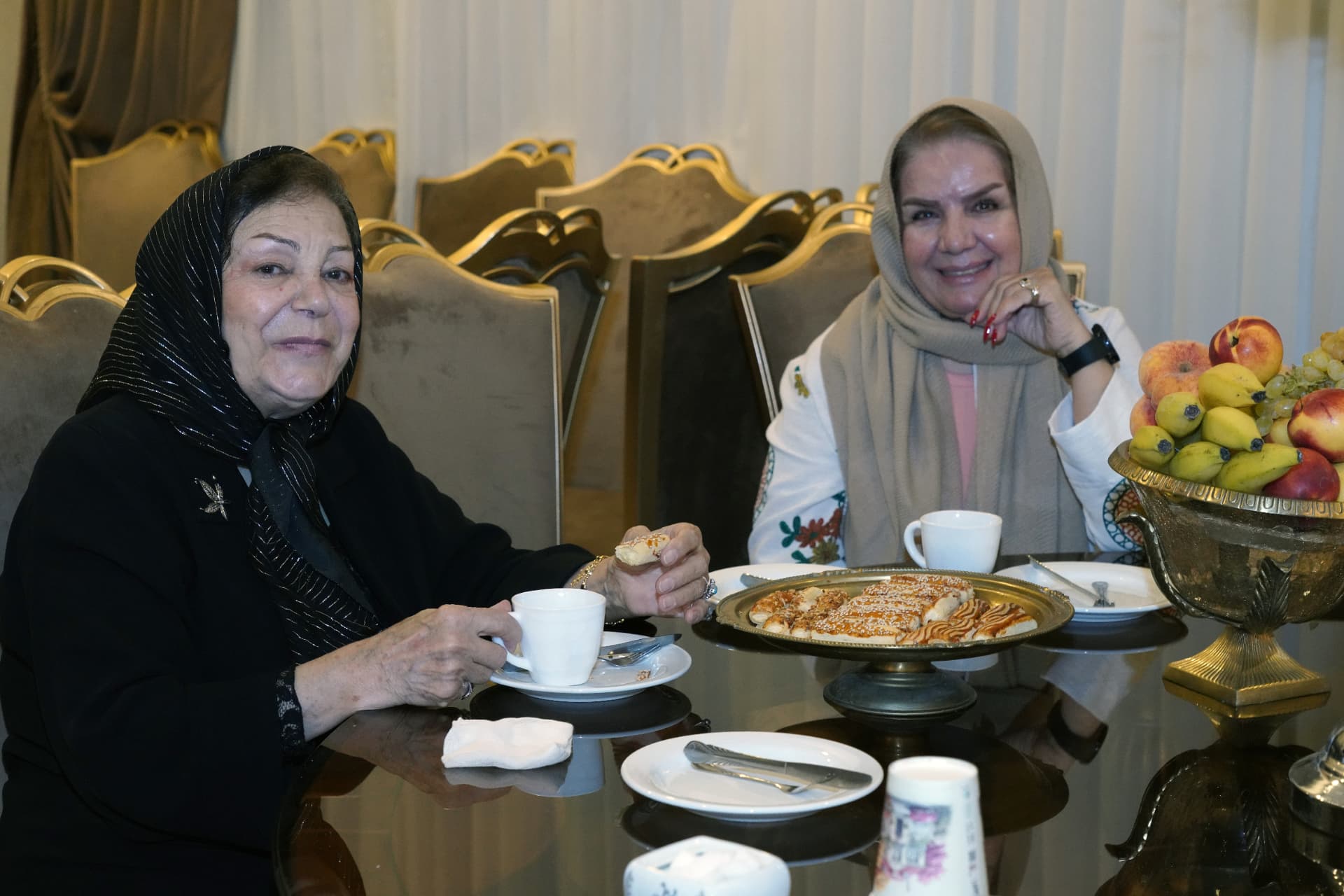پذیرایی از بانوان عضو
