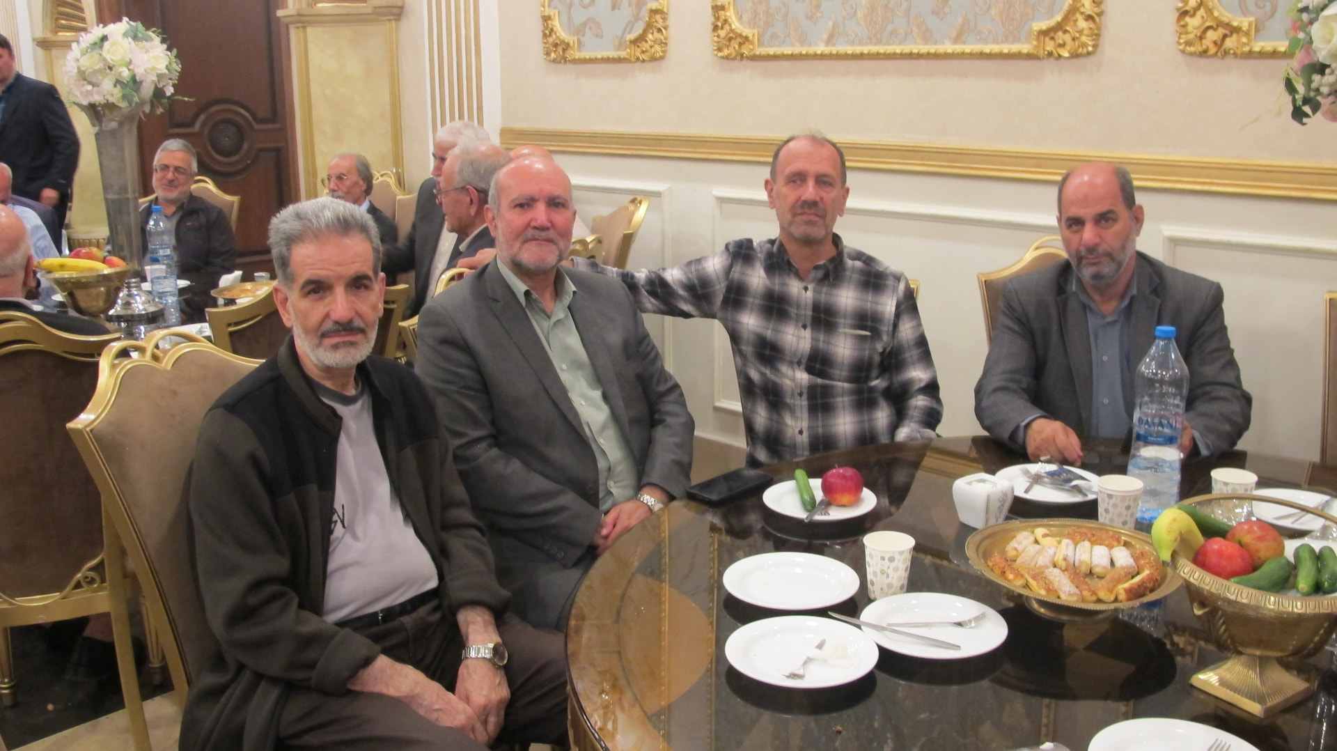 میز گرد پیشکسوتان در گردهمایی