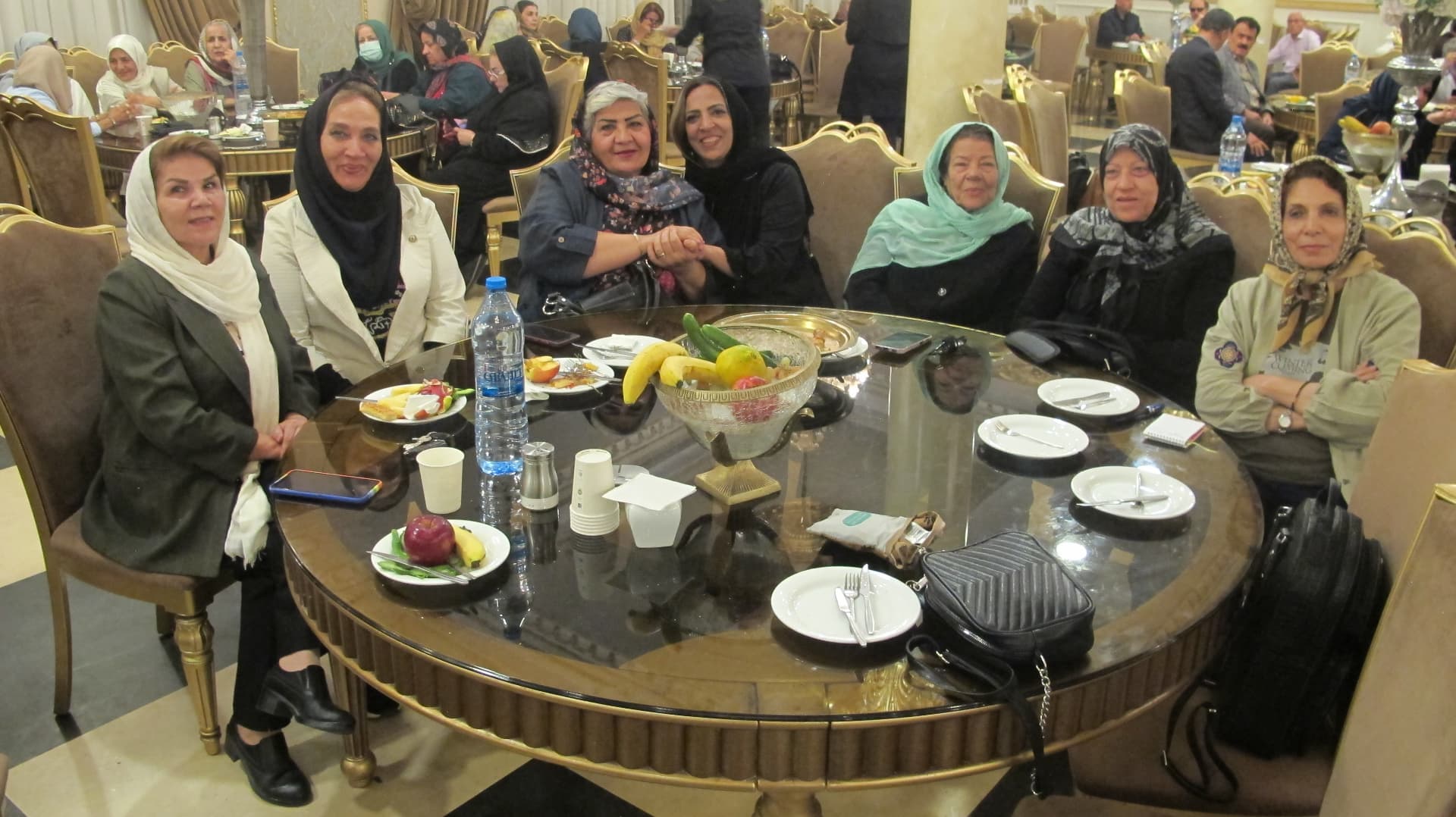 میز بانوان در گردهمایی
