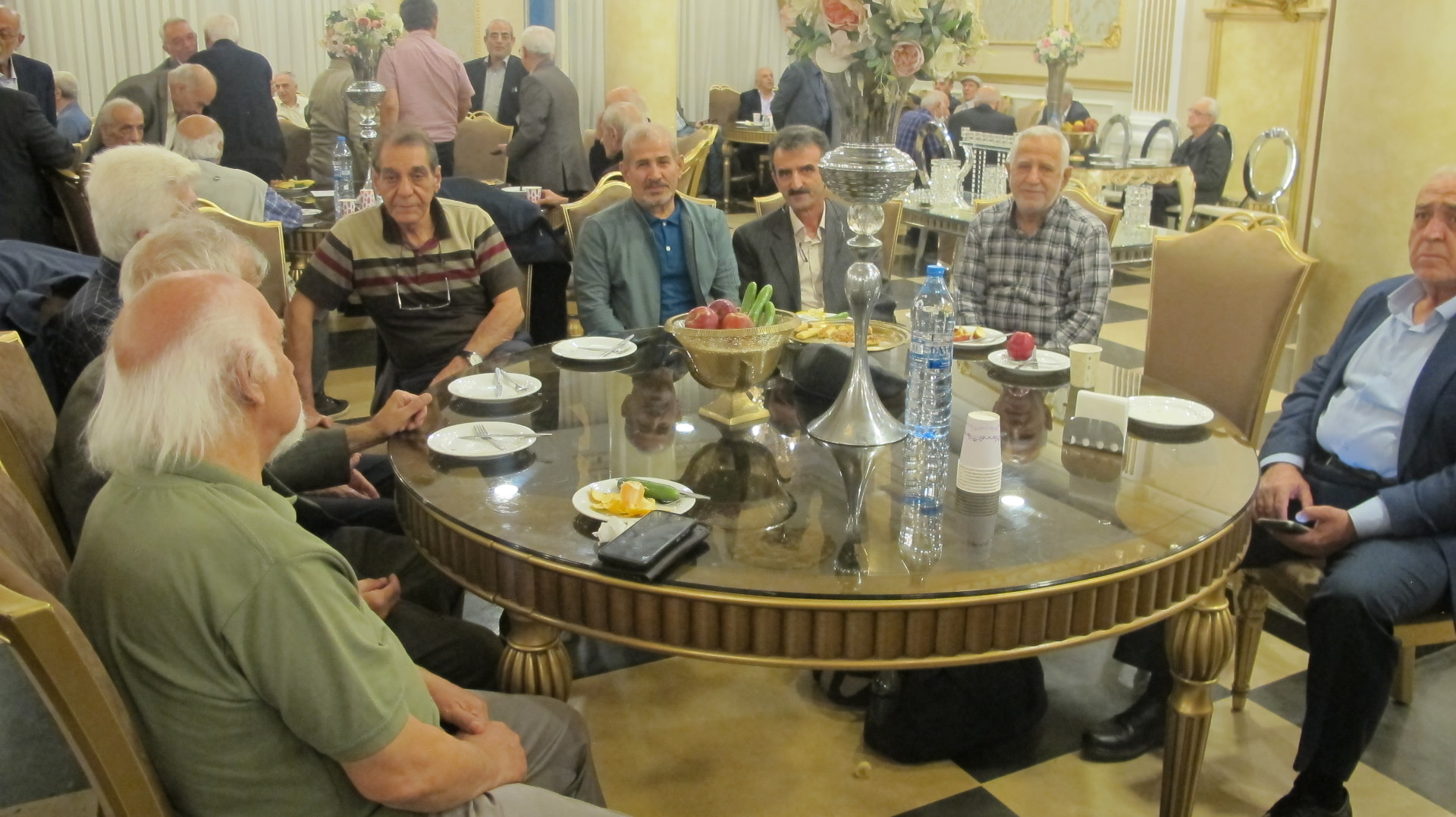 نمای گسترده سالن گردهمایی